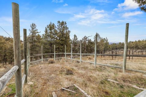 Tiny photo for 6447 Jake Road, Klamath Falls, OR 97601 (MLS # 220215605)