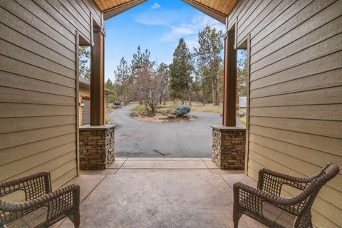 Tiny photo for 6447 Jake Road, Klamath Falls, OR 97601 (MLS # 220215605)