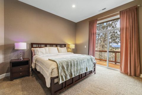 Tiny photo for 6447 Jake Road, Klamath Falls, OR 97601 (MLS # 220215605)