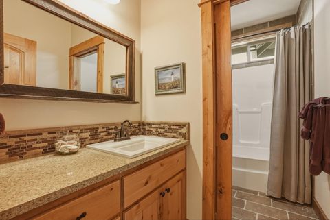 Tiny photo for 10151 Sundance Ridge Loop, Redmond, OR 97756 (MLS # 220219923)