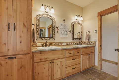 Tiny photo for 10151 Sundance Ridge Loop, Redmond, OR 97756 (MLS # 220219923)