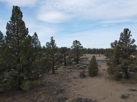 Tiny photo for 68334 Conquest Road #Lot 1, Bend, OR 97701 (MLS # 220211578)