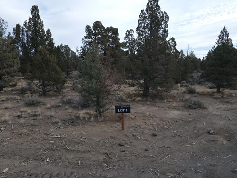 Tiny photo for 68334 Conquest Road #Lot 1, Bend, OR 97701 (MLS # 220211578)