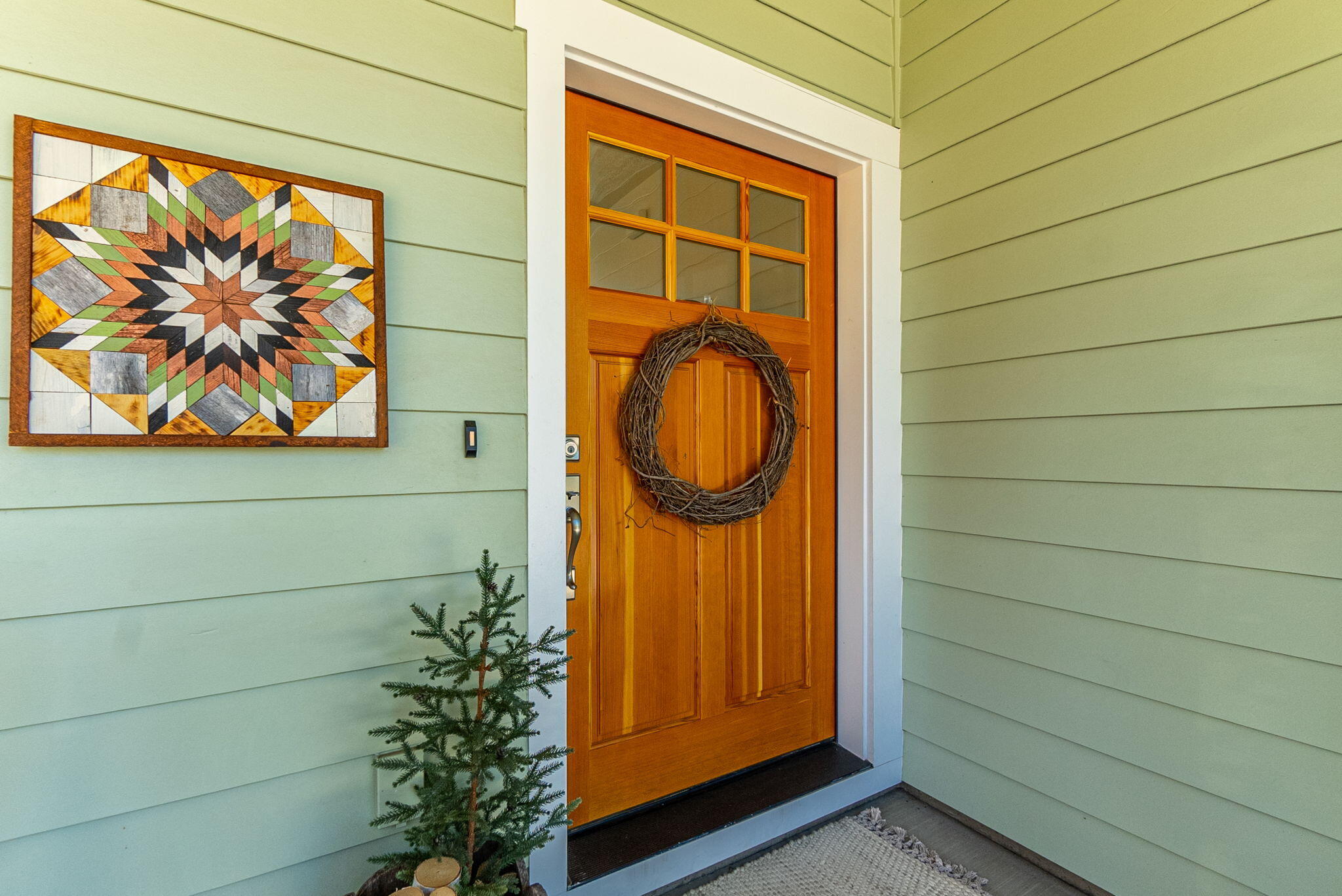 1005 E Horse Back Trail