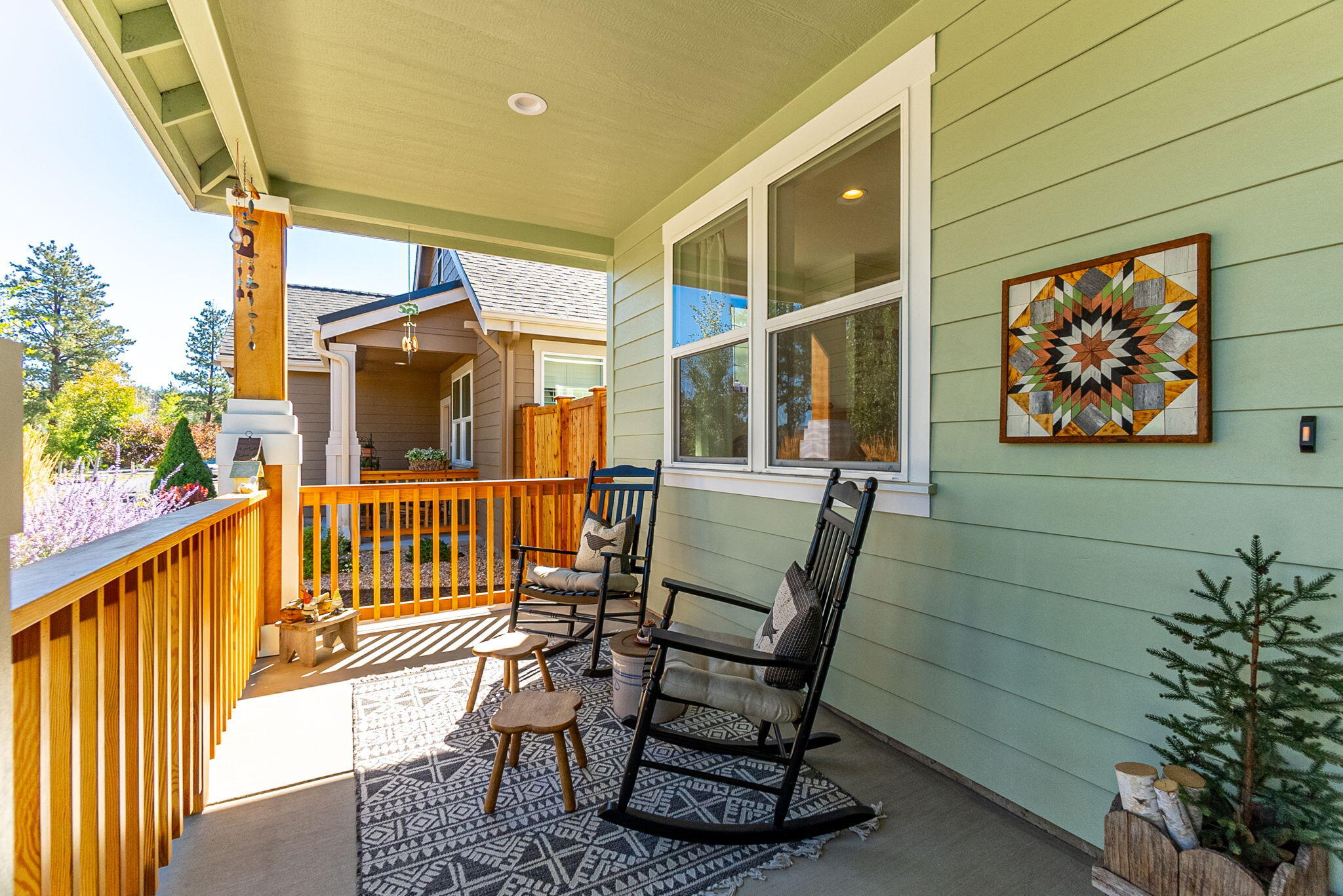 1005 E Horse Back Trail