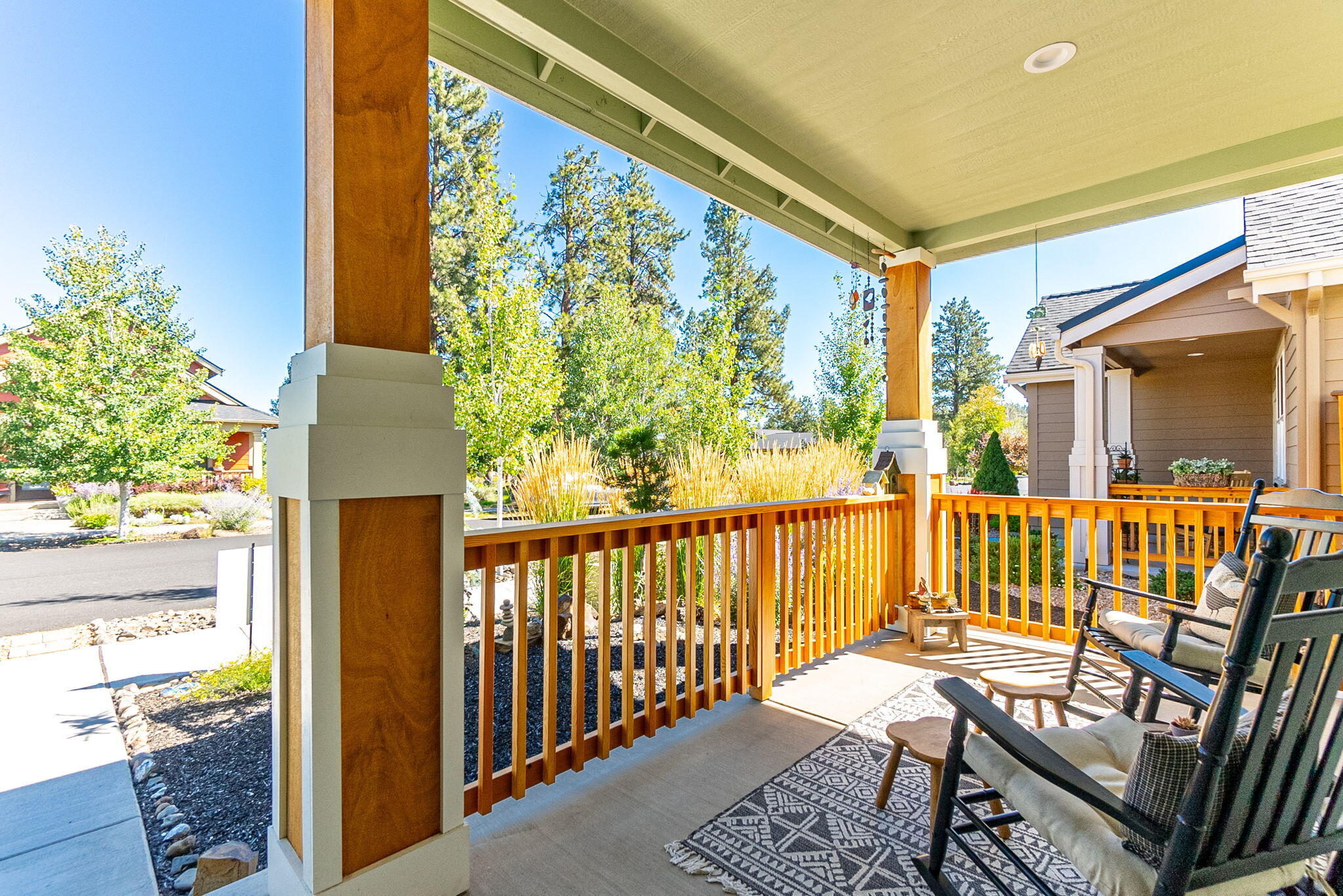 1005 E Horse Back Trail