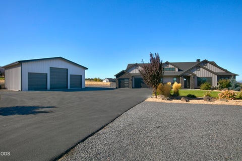 Tiny photo for 6949 SW Mill Iron Circle, Powell Butte, OR 97753 (MLS # 220229491)