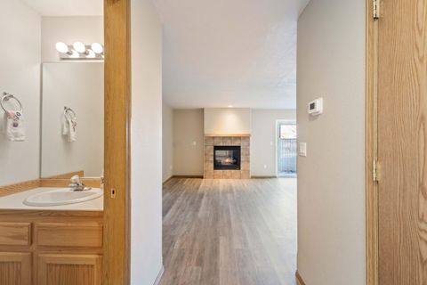 Tiny photo for 1464 SW 16th Street, Redmond, OR 97756 (MLS # 220212749)