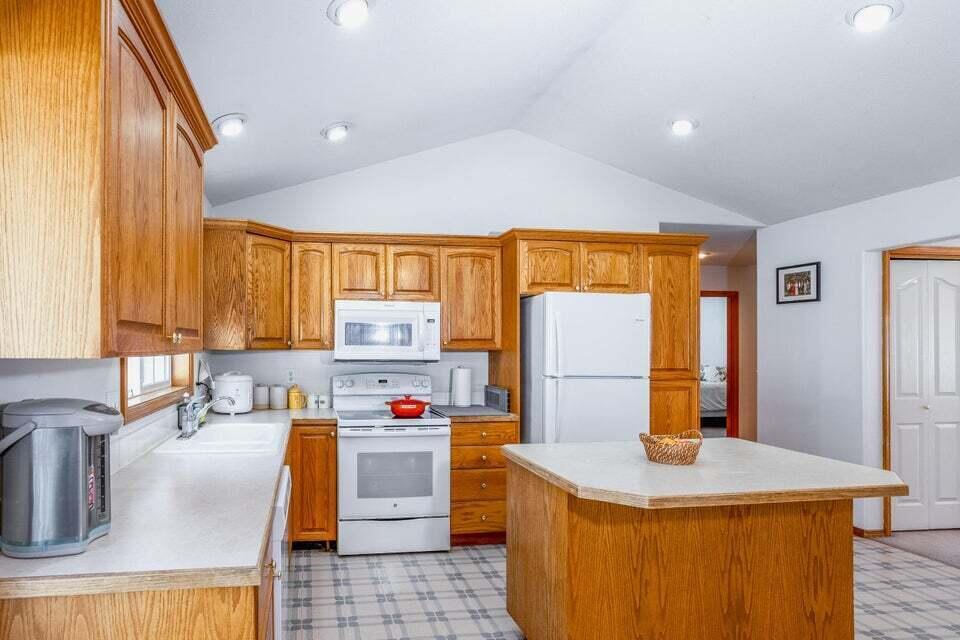 Picture for the property 220217878, 3 beds, 2 baths