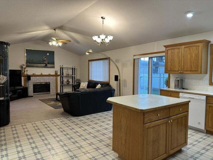 Picture for the property 220217878, 3 beds, 2 baths