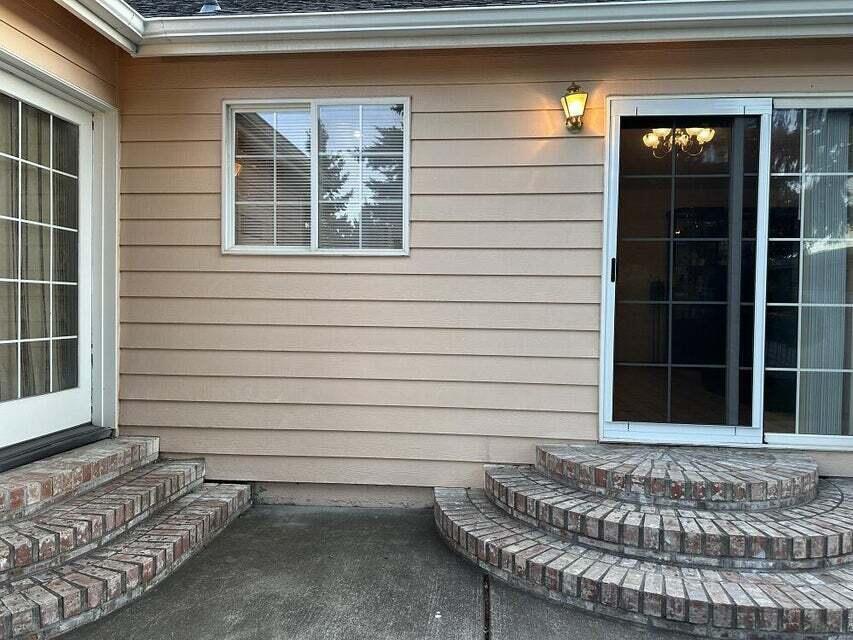 Picture for the property 220217878, 3 beds, 2 baths