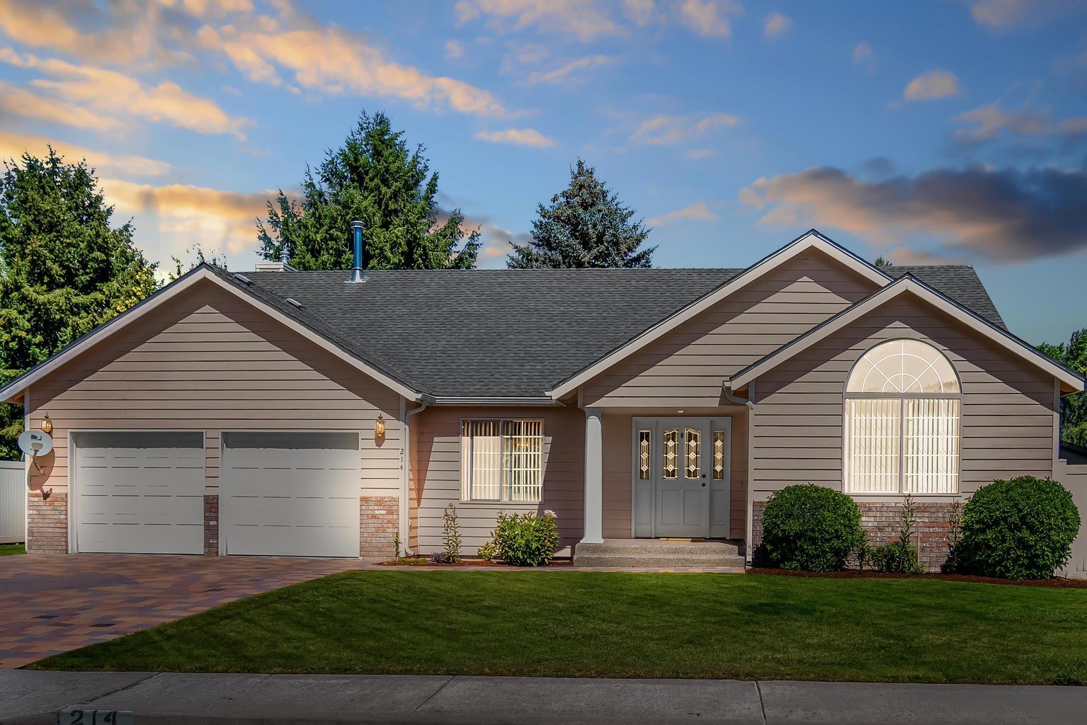 Picture for the property 220217878, 3 beds, 2 baths