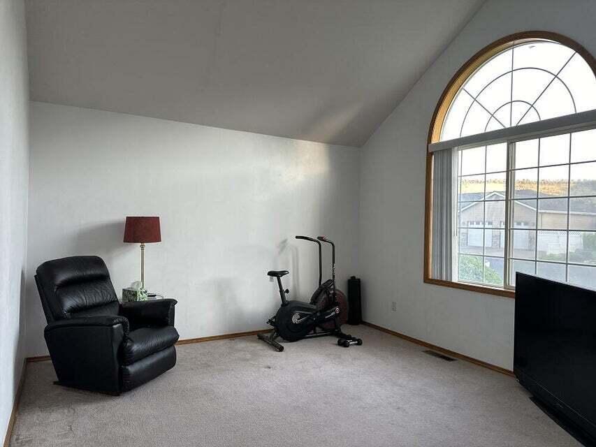 Picture for the property 220217878, 3 beds, 2 baths