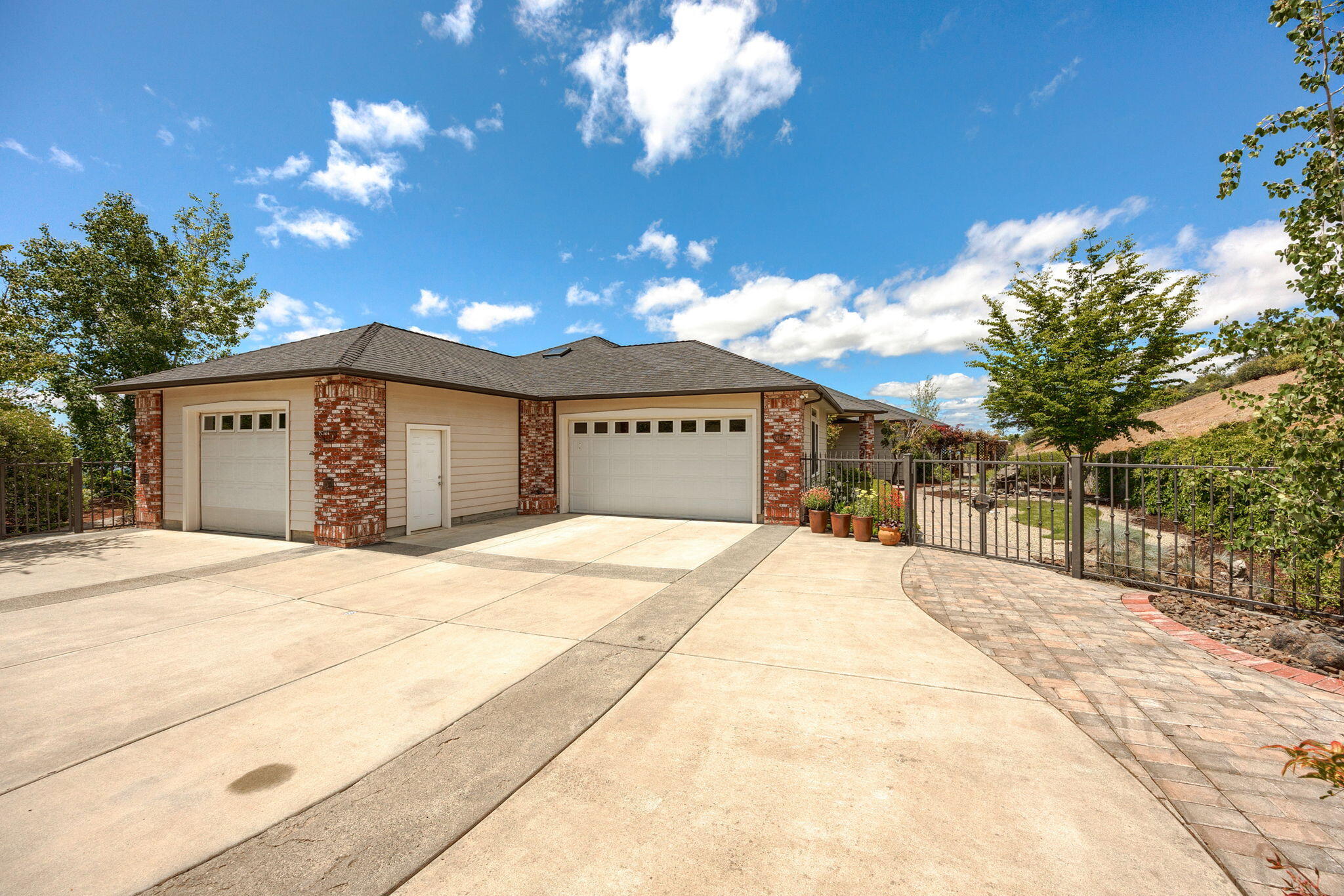 Eleven-eighty Orchard Tract - Residential