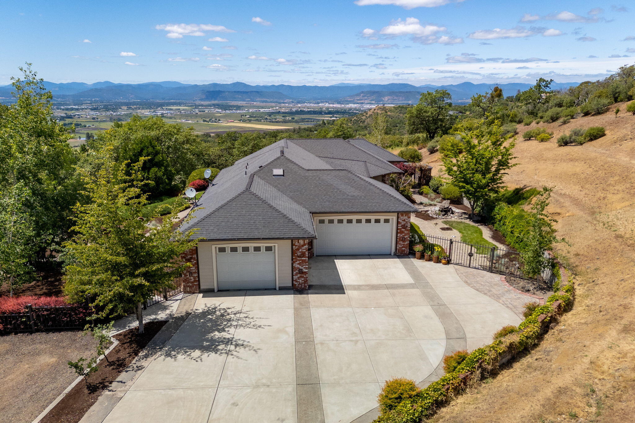 Eleven-eighty Orchard Tract - Residential