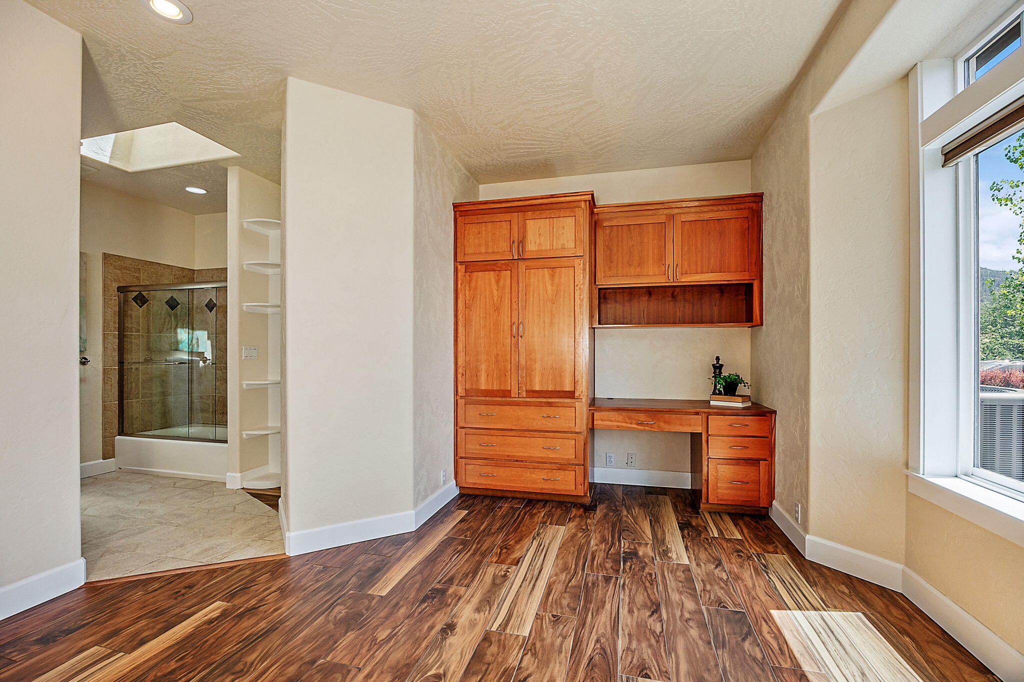 Eleven-eighty Orchard Tract - Residential