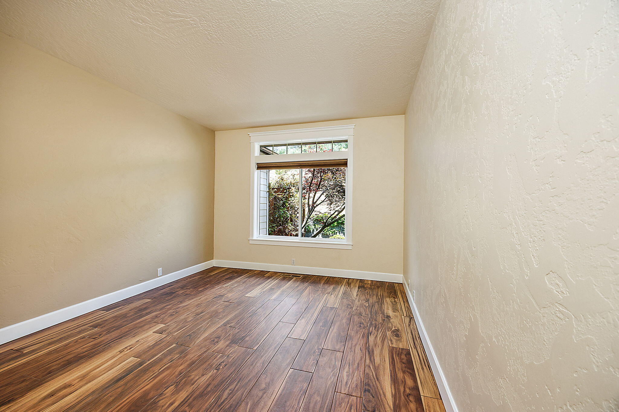 Eleven-eighty Orchard Tract - Residential