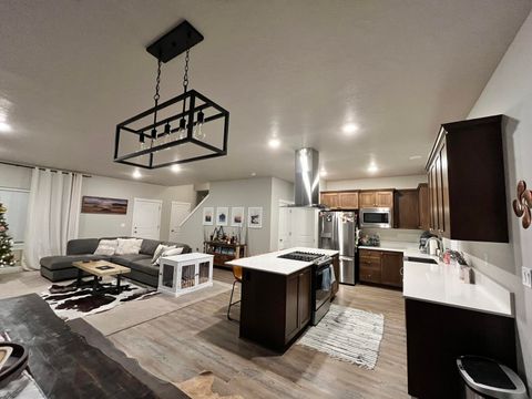 Tiny photo for 335 NW Par Avenue, Madras, OR 97741 (MLS # 220213121)