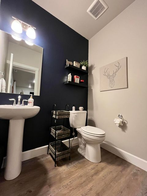 Tiny photo for 335 NW Par Avenue, Madras, OR 97741 (MLS # 220213121)