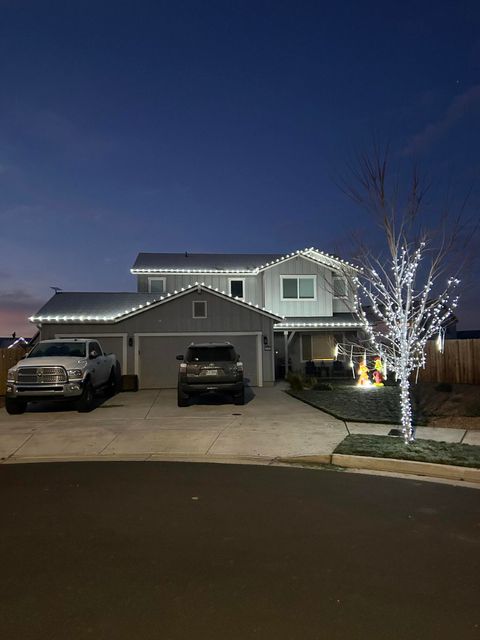 Tiny photo for 335 NW Par Avenue, Madras, OR 97741 (MLS # 220213121)