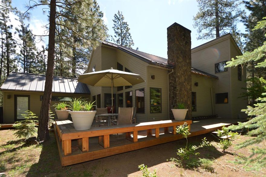 A cozy, welcoming 3 plus bedroom, 3 bath home on 16th tee on Big Meadow Golf Course. Loft plus additional office or workout room, 3 attics, workbench.