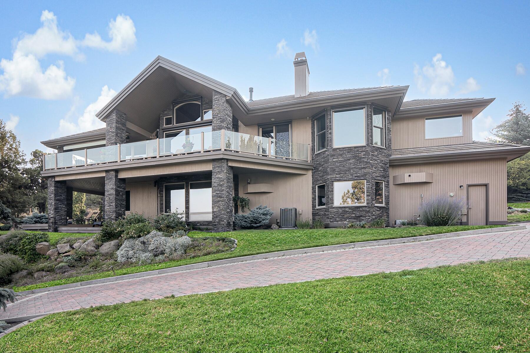 2806 NW Nightfall Circle