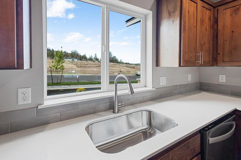 Tiny photo for 582 SW H Street #Lot 1, Madras, OR 97741 (MLS # 220216941)