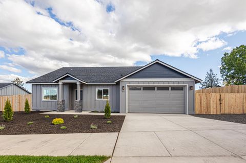 Photo of 582 SW H Street #Lot 1, Madras, OR 97741 (MLS # 220216941)