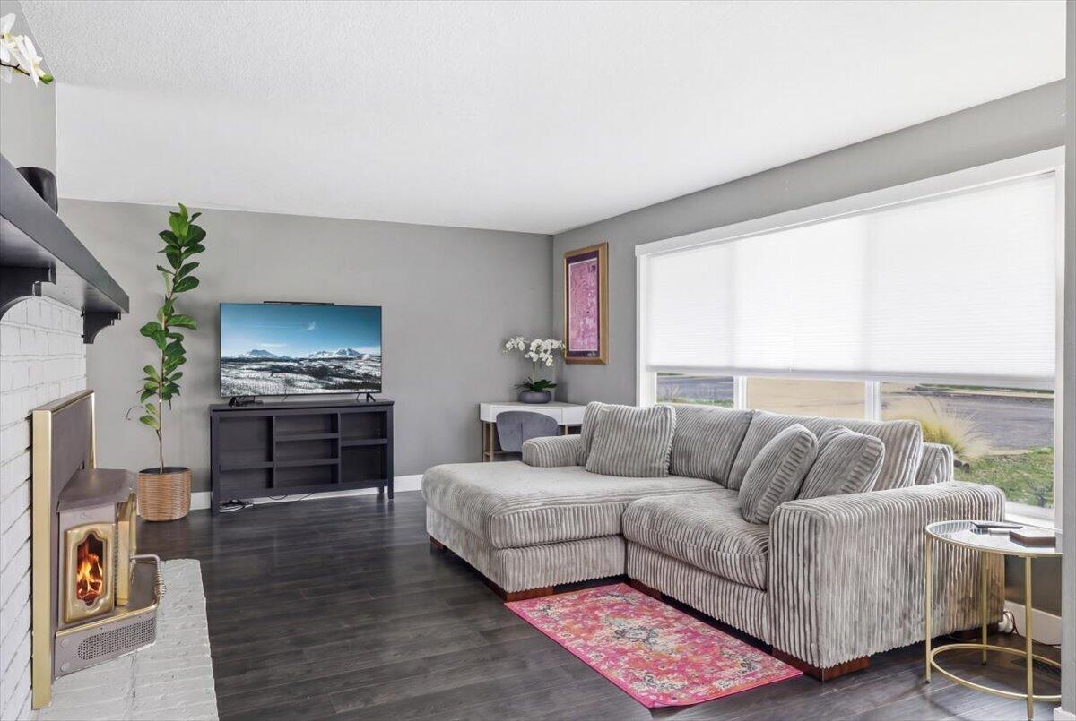 758 NE Quimby Avenue