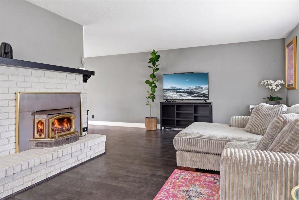 758 NE Quimby Avenue