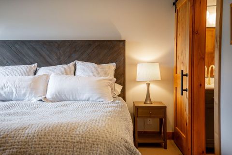 Tiny photo for 13400 Foxtail #GCC101, Black Butte Ranch, OR 97759 (MLS # 220212089)