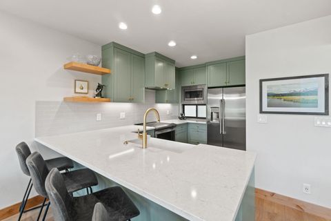 Tiny photo for 13400 Foxtail #GCC101, Black Butte Ranch, OR 97759 (MLS # 220212089)