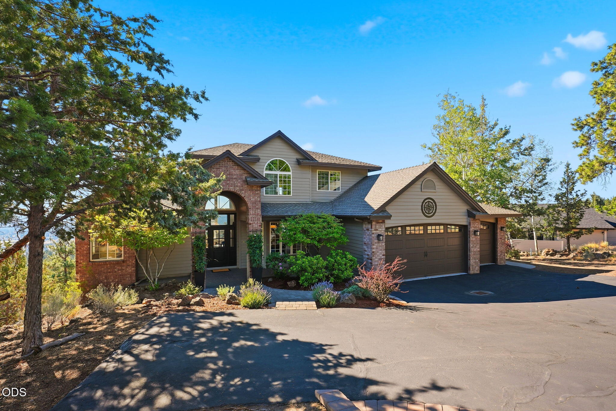 1019 NW Hale Court