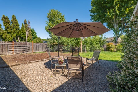 Tiny photo for 2872 Galaxy Way, Grants Pass, OR 97527 (MLS # 220223393)