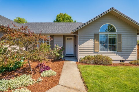Tiny photo for 2872 Galaxy Way, Grants Pass, OR 97527 (MLS # 220223393)