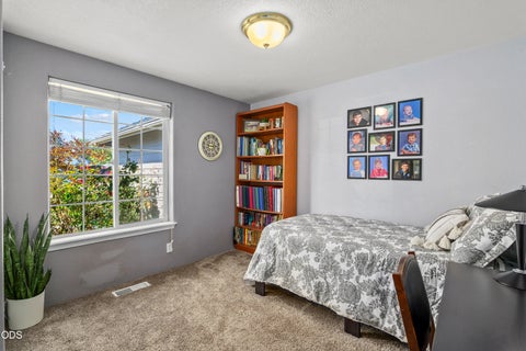 Tiny photo for 2872 Galaxy Way, Grants Pass, OR 97527 (MLS # 220223393)