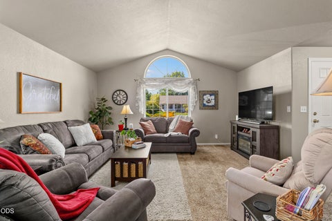 Tiny photo for 2872 Galaxy Way, Grants Pass, OR 97527 (MLS # 220223393)
