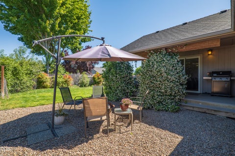 Tiny photo for 2872 Galaxy Way, Grants Pass, OR 97527 (MLS # 220223393)