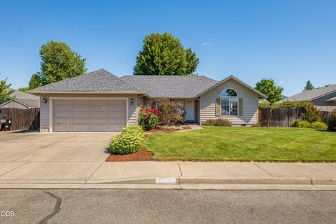 Tiny photo for 2872 Galaxy Way, Grants Pass, OR 97527 (MLS # 220223393)
