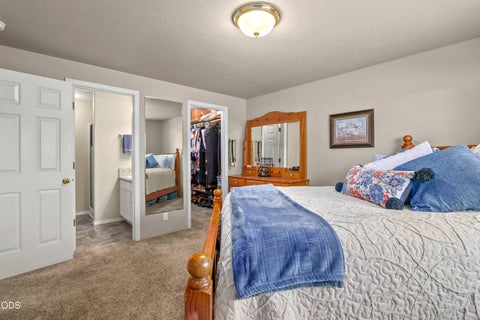 Tiny photo for 2872 Galaxy Way, Grants Pass, OR 97527 (MLS # 220223393)