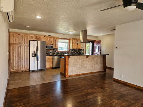 Tiny photo for 1456 SW 17th Street SW, Redmond, OR 97756 (MLS # 220215576)