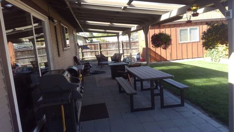 Tiny photo for 1456 SW 17th Street SW, Redmond, OR 97756 (MLS # 220215576)