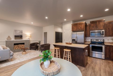 Tiny photo for 16499 Betty Drive, La Pine, OR 97739 (MLS # 220212773)