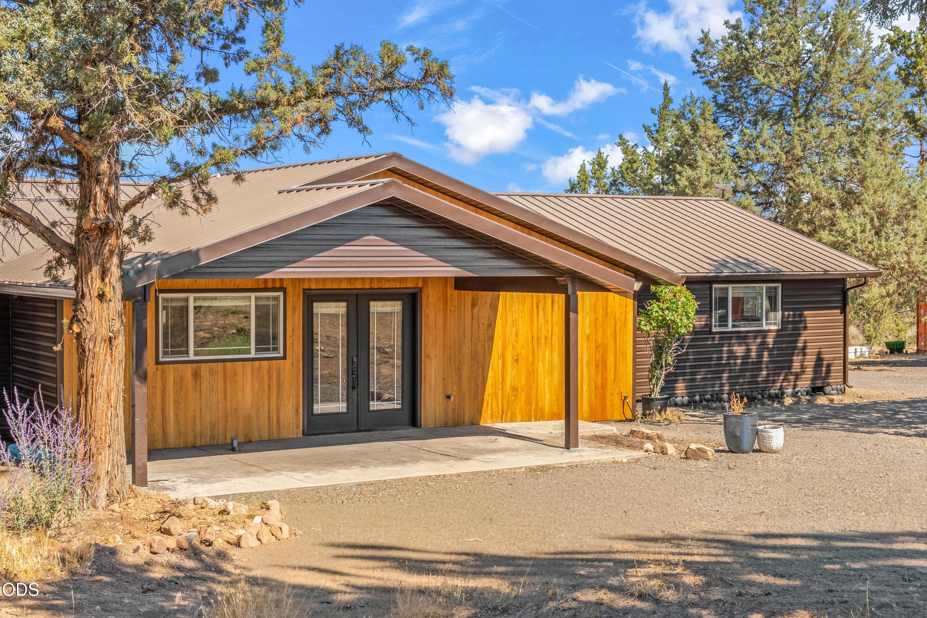 7043 SW Highland Drive