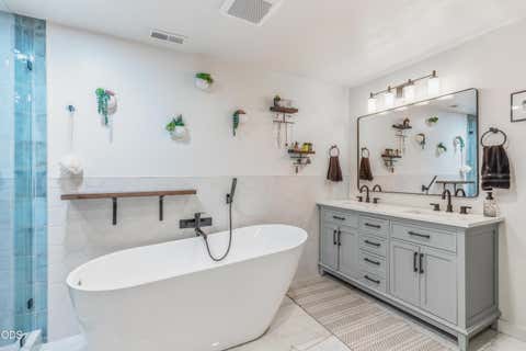 Tiny photo for 7043 SW Highland Drive, Powell Butte, OR 97753 (MLS # 220226345)