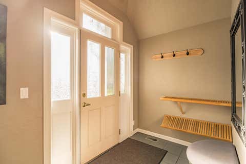 Tiny photo for 57029 Peppermill Circle #16-B, Sunriver, OR 97707 (MLS # 220222657)