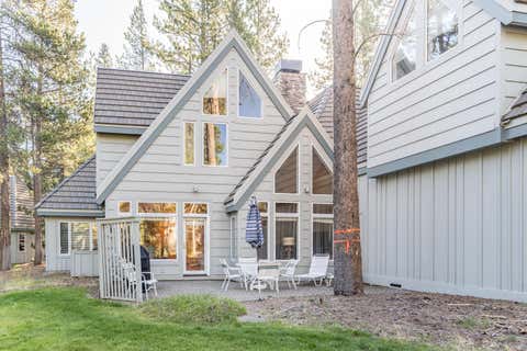 Tiny photo for 57029 Peppermill Circle #16-B, Sunriver, OR 97707 (MLS # 220222657)