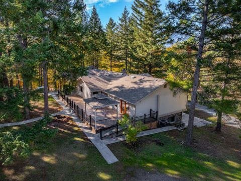 Tiny photo for 11990 Artlin Road, Grants Pass, OR 97526 (MLS # 220211427)