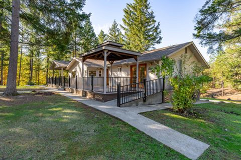 Tiny photo for 11990 Artlin Road, Grants Pass, OR 97526 (MLS # 220211427)