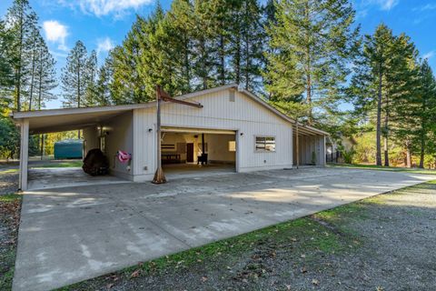 Tiny photo for 11990 Artlin Road, Grants Pass, OR 97526 (MLS # 220211427)